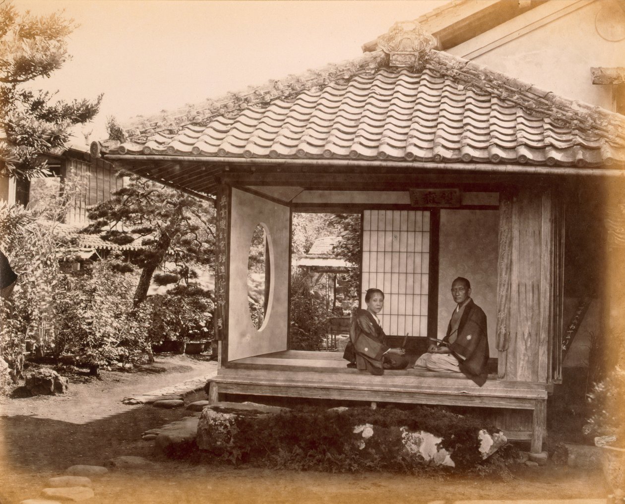 Luogo di sosta del Taikun sulla Tocaido Hasa, 1868 da Felice Beato