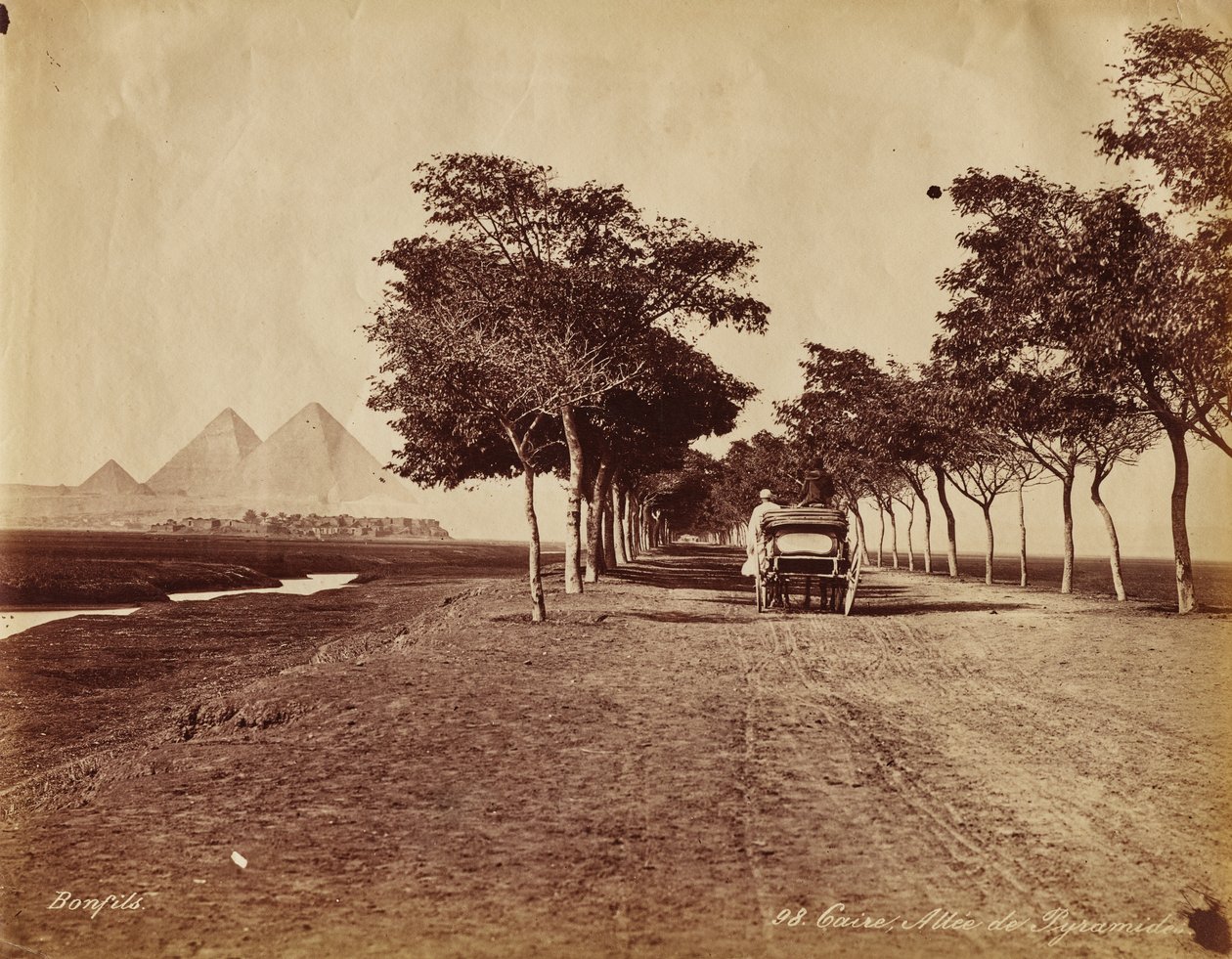 Cairo. Viale delle Piramidi da Félix Bonfils