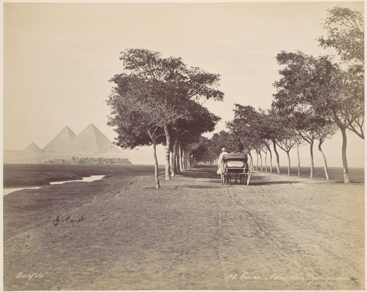 Il Cairo. Viale delle Piramidi da Félix Bonfils