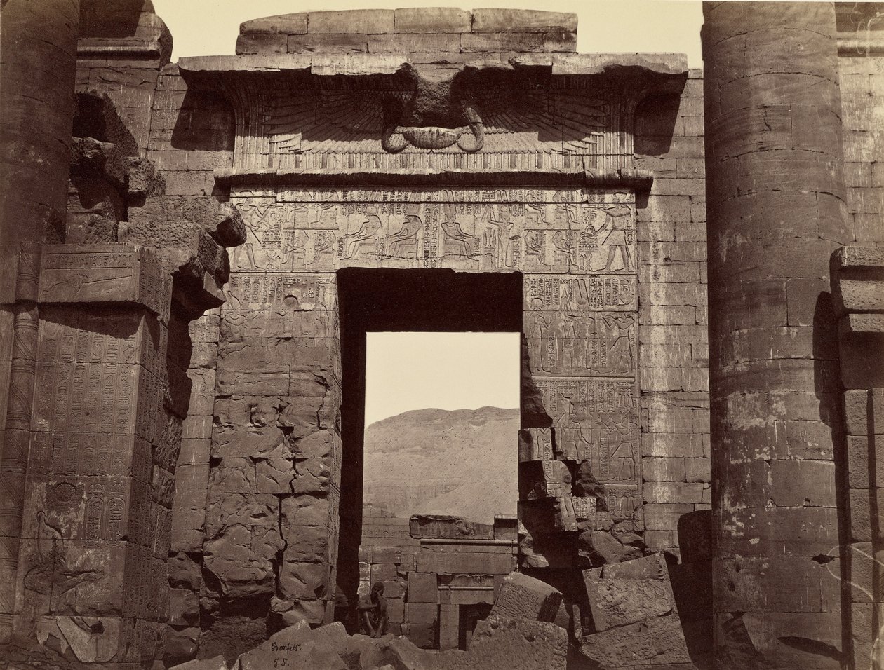 Dettagli del portale del tempio, Medinet Habu da Félix Bonfils