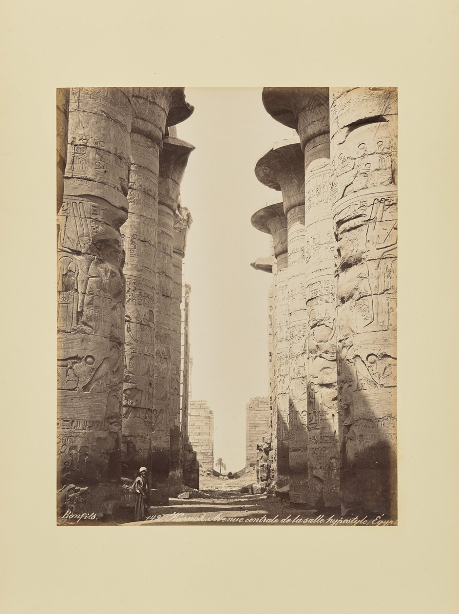 Karnak. Viale centrale della sala ipostila, Egitto da Félix Bonfils