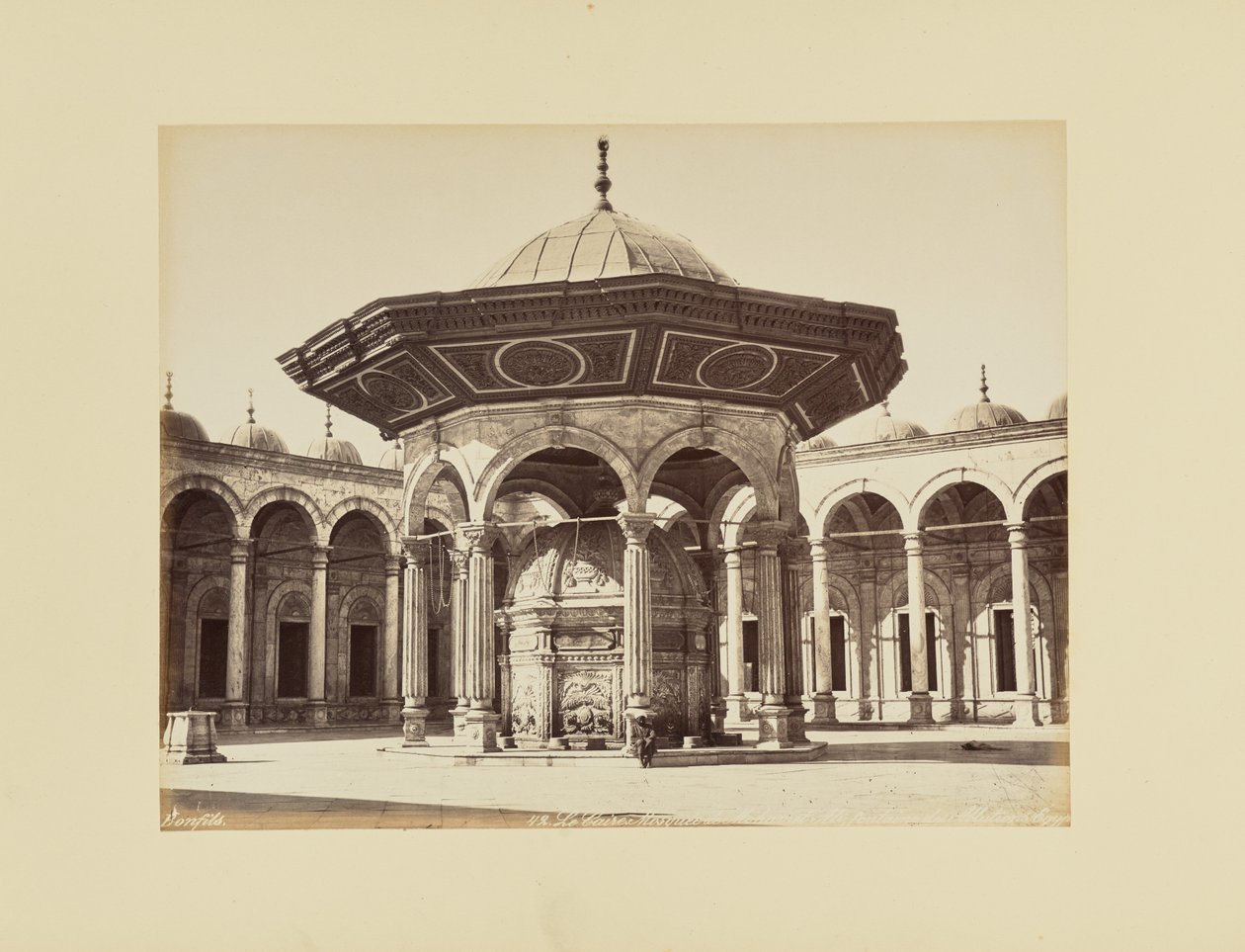 Il Cairo. Moschea di Maometto Ali, fontana delle abluzioni [sic], Egitto da Félix Bonfils
