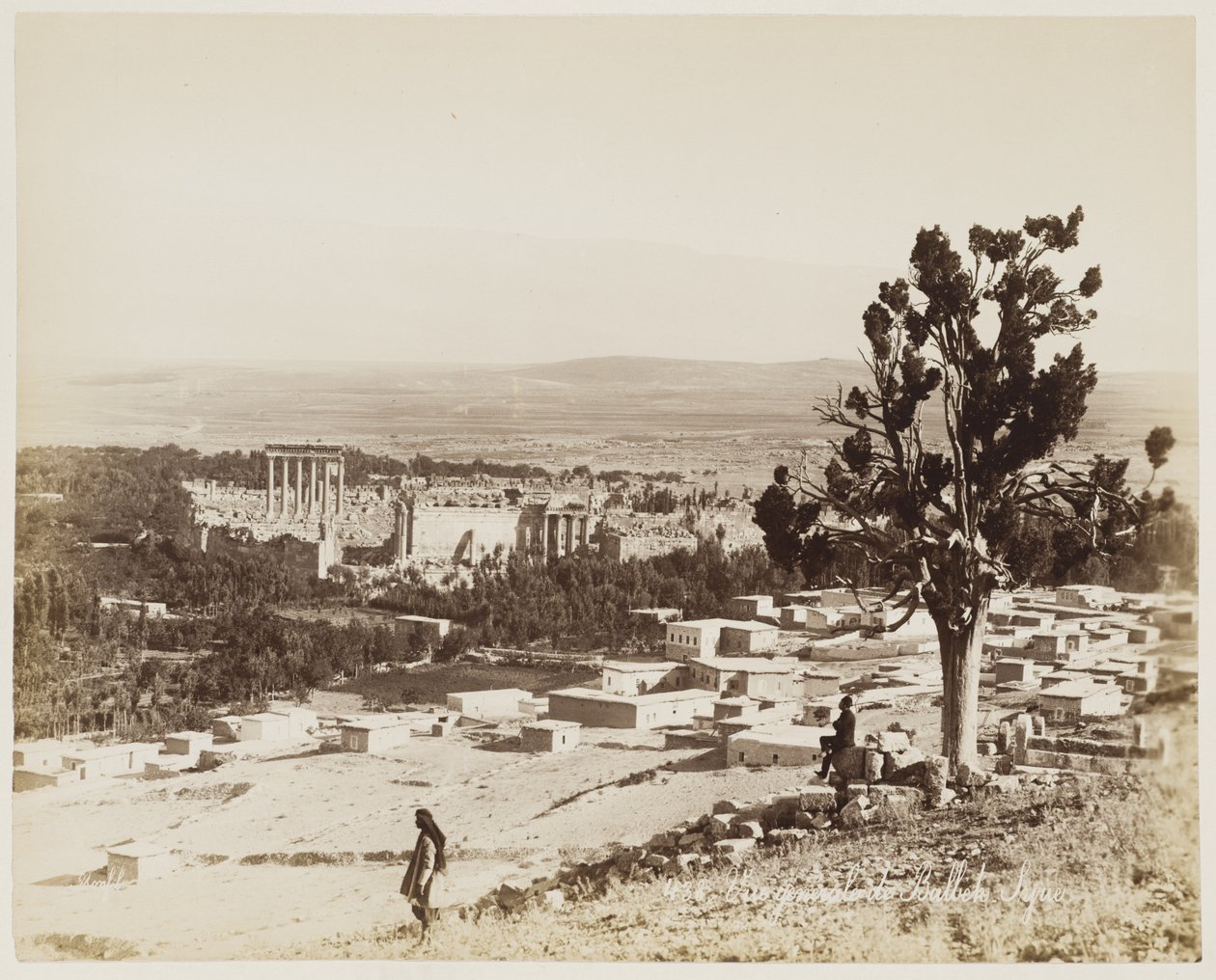 Veduta generale di Baalbek, Siria #438 da Félix Bonfils