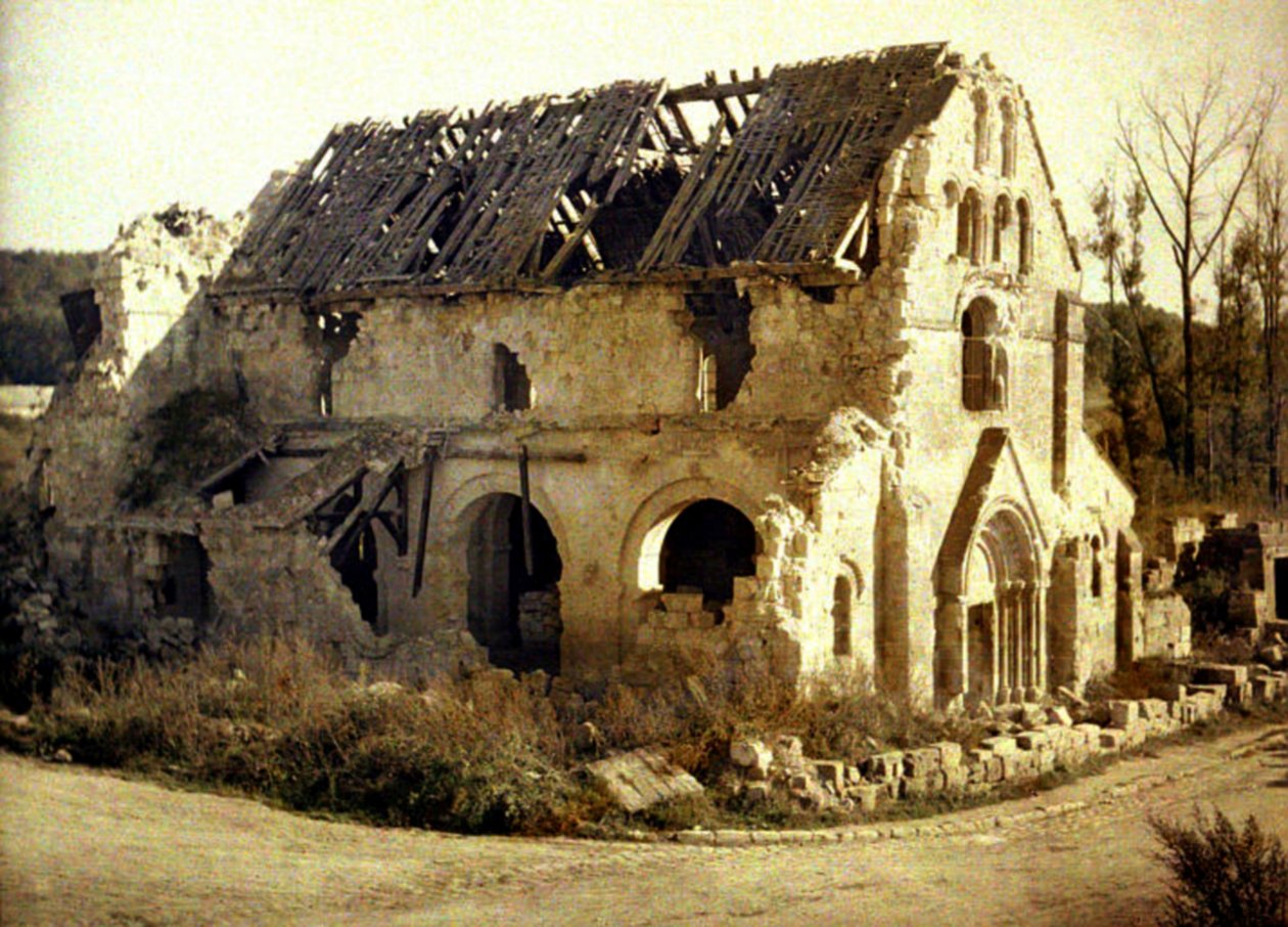 Chiesa danneggiata dal fuoco di artiglieria, Tracy-le-Val, Oise, Francia, 1917 da Fernand Cuville