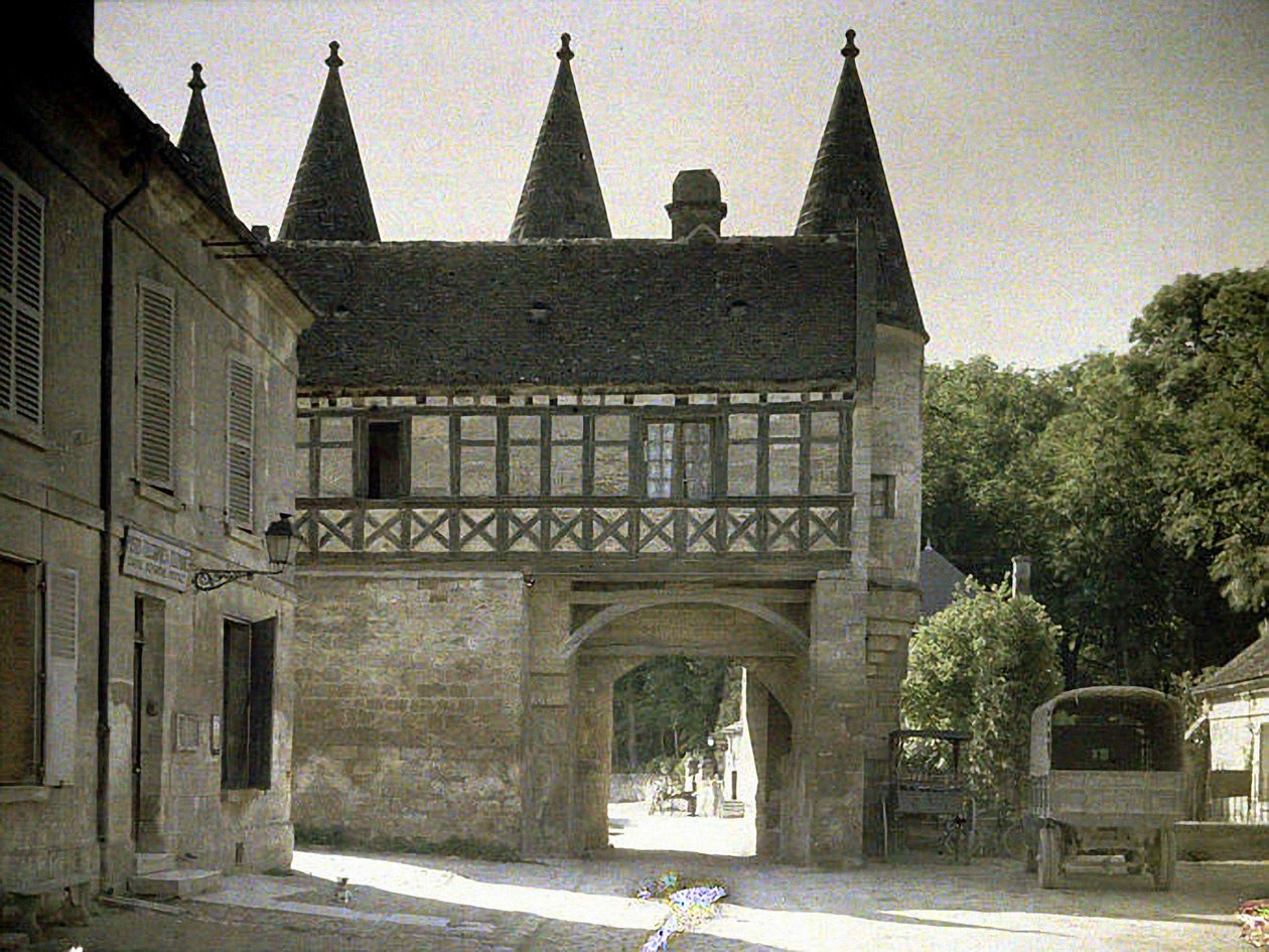 Vecchia casa a Longpont, Aisne, Francia, 1917 da Fernand Cuville