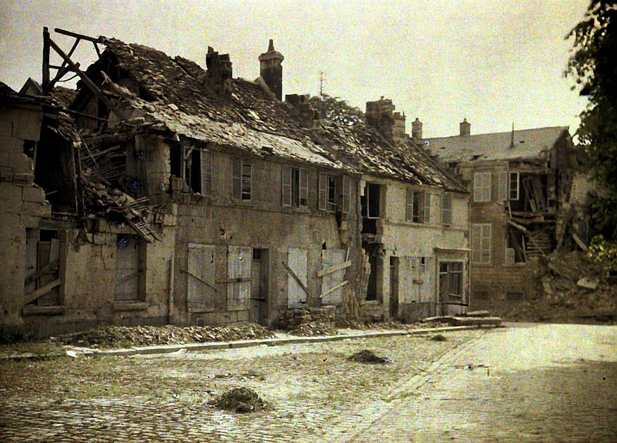 Veduta delle rovine, Soissons, Aisne, Francia, 1917 da Fernand Cuville