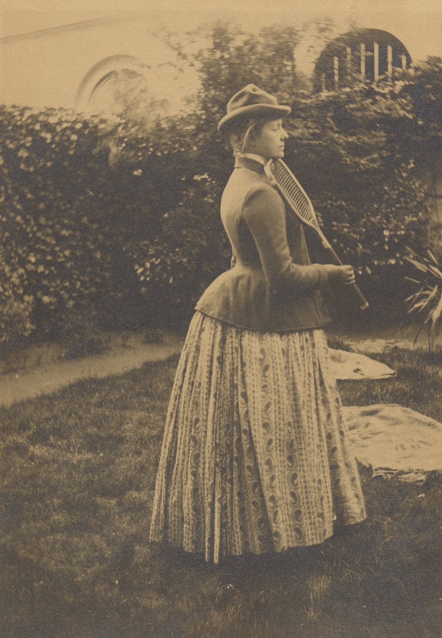 (Donna con racchetta, in un giardino) da Fernand Khnopff