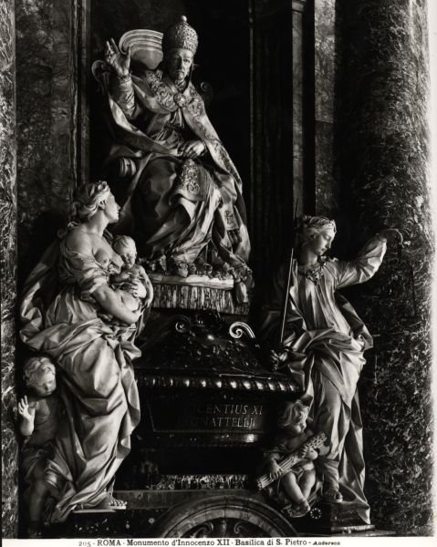 Monumento a Papa Innocenzo XII (1615-1700) da Filippo Della Valle
