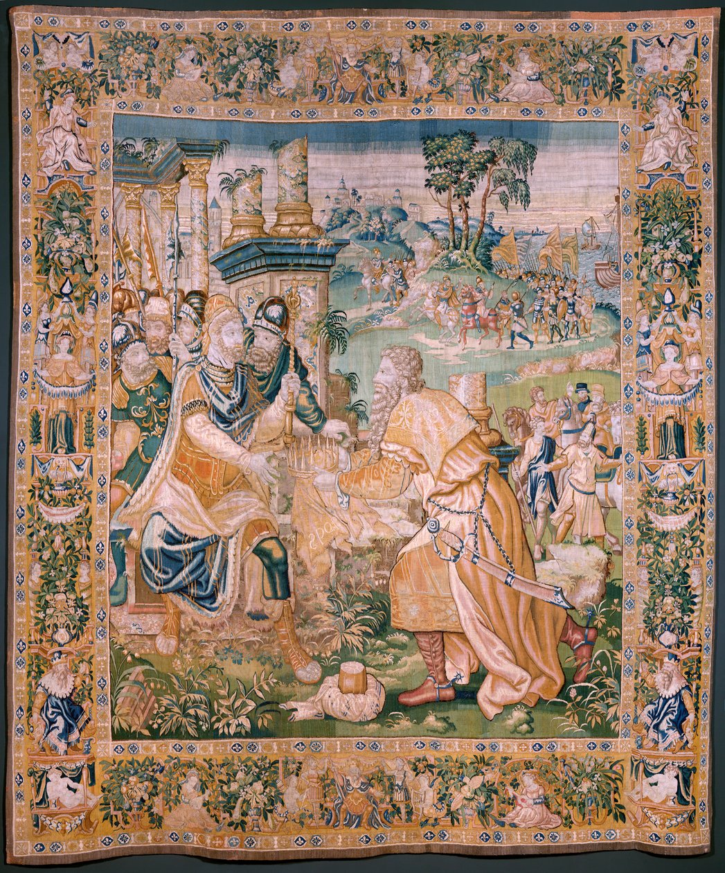 Arazzo fiammingo. Alessandro riceve una corona. Atelier di Oudenaarde. 384x316cm. XVII secolo. da Flemish School