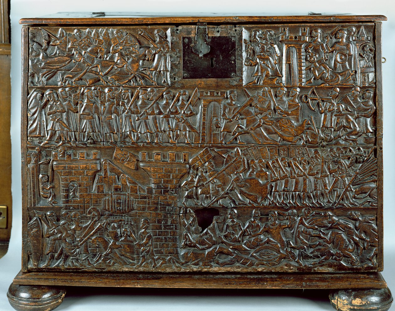 Il baule di Courtrai che raffigura scene della Battaglia degli Speroni d