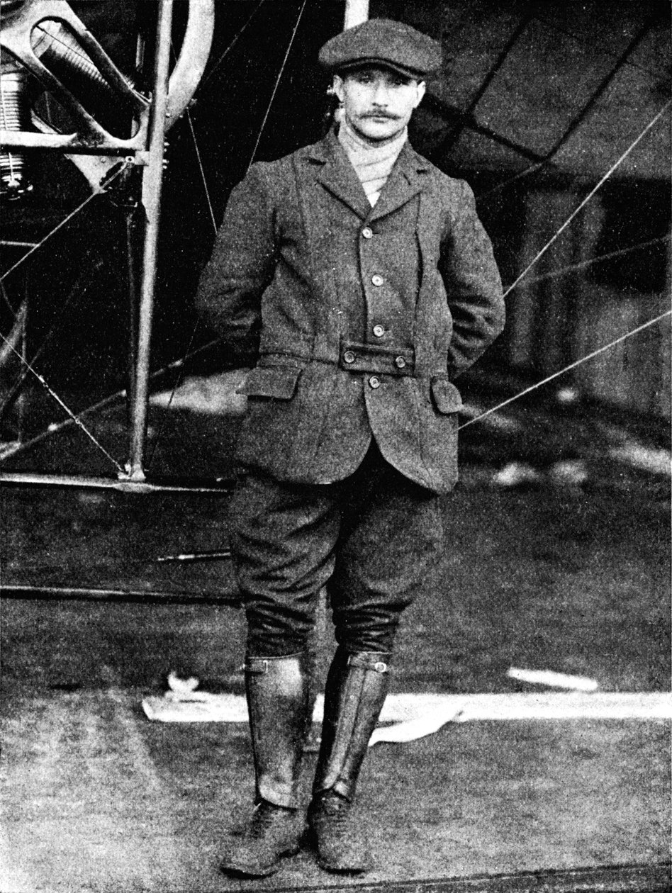 Henri Salmet, il grande pilota Bleriot, a Hendon, Londra, 1912 1933 da Flight Photo