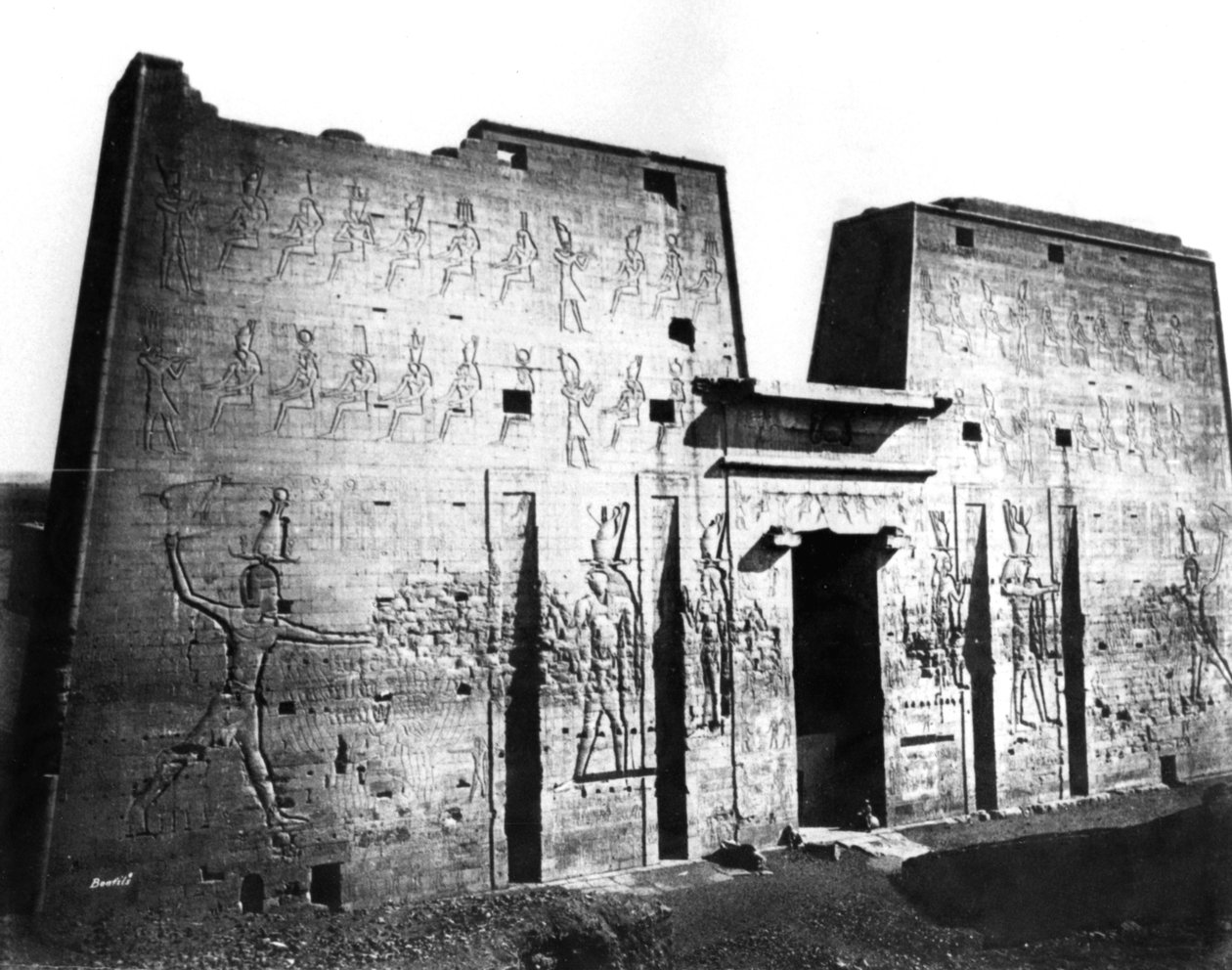 Edfu, Nubia, Egitto, 1878 da Félix Bonfils