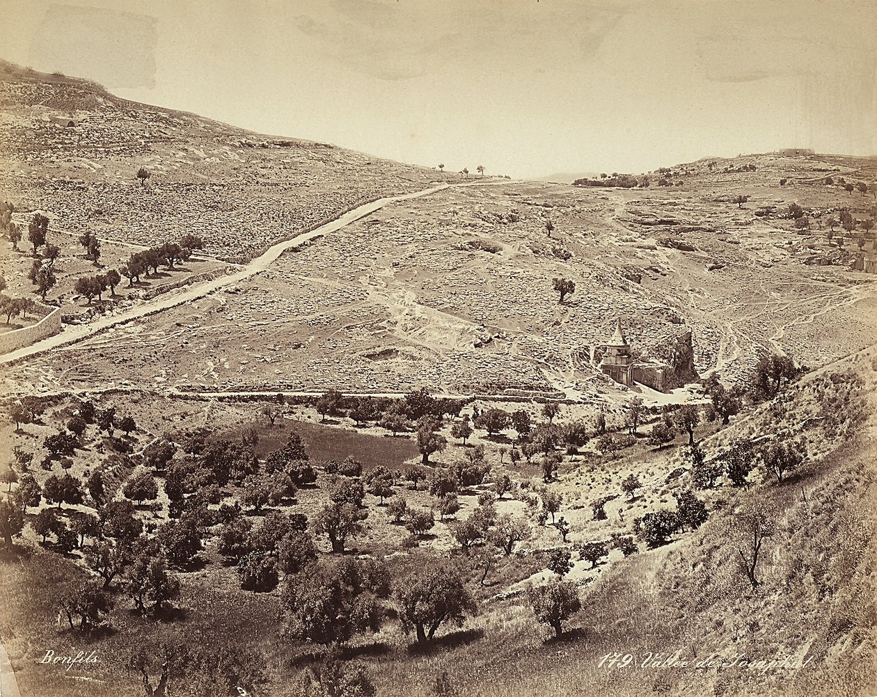 Veduta panoramica della Valle del Cedron o Giosafat, alla periferia di Gerusalemme da Félix Bonfils
