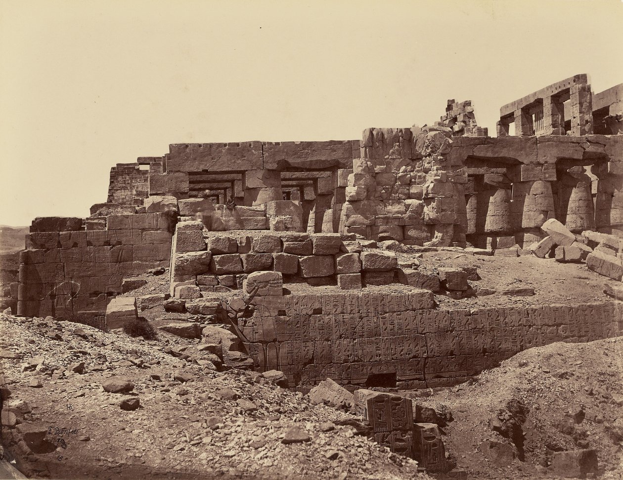 Rovine del 3° pilone del Tempio (sud-est) lato sinistro (Karnak) Tebe da Félix Bonfils