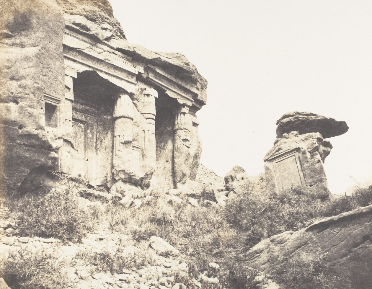 Djébel Selséleh Silsilis, Steli Architettoniche Intagliate, 1851-52, stampato 1853-54 da Félix Teynard