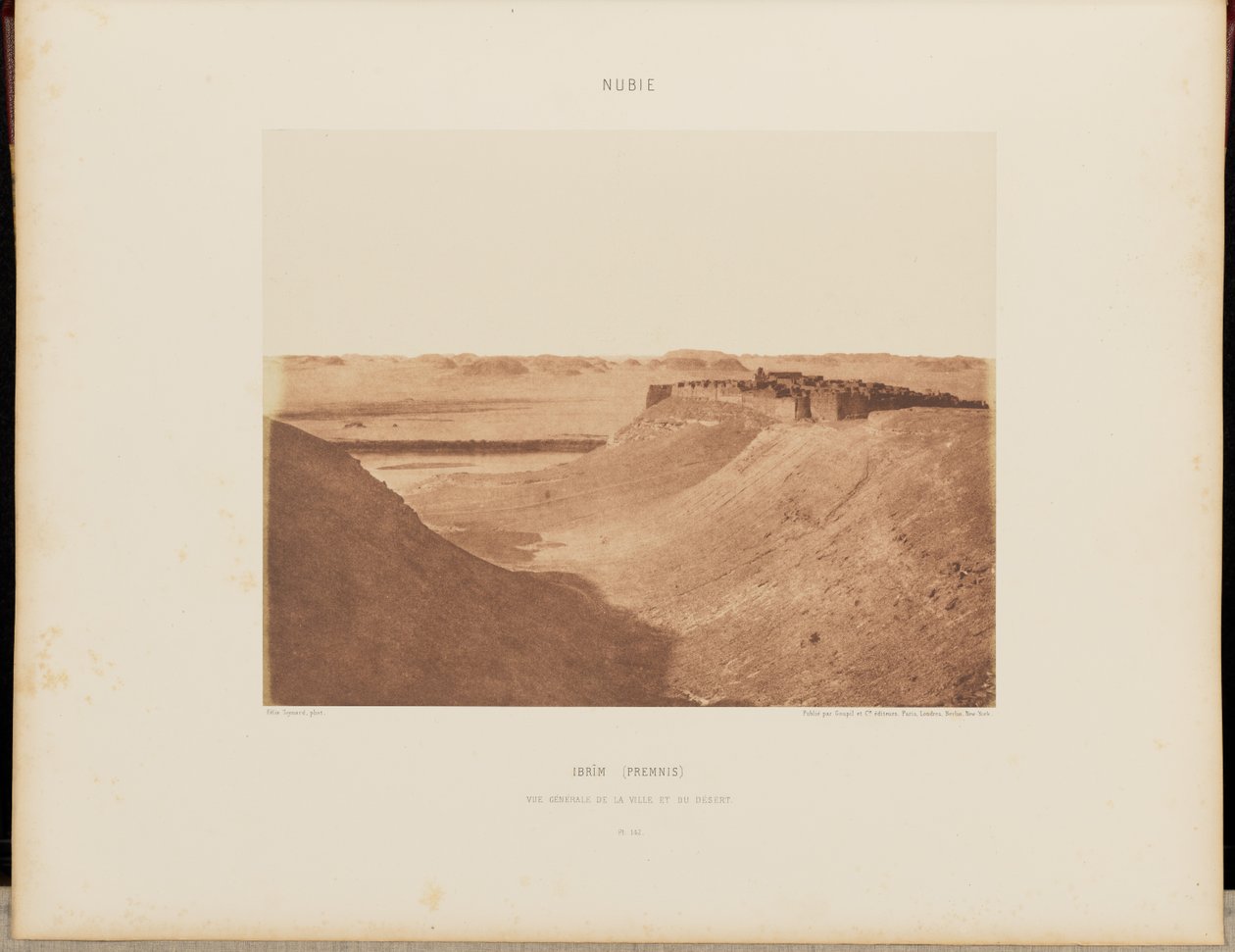Ibrîm (Premnis). Vista generale della città e del deserto da Félix Teynard