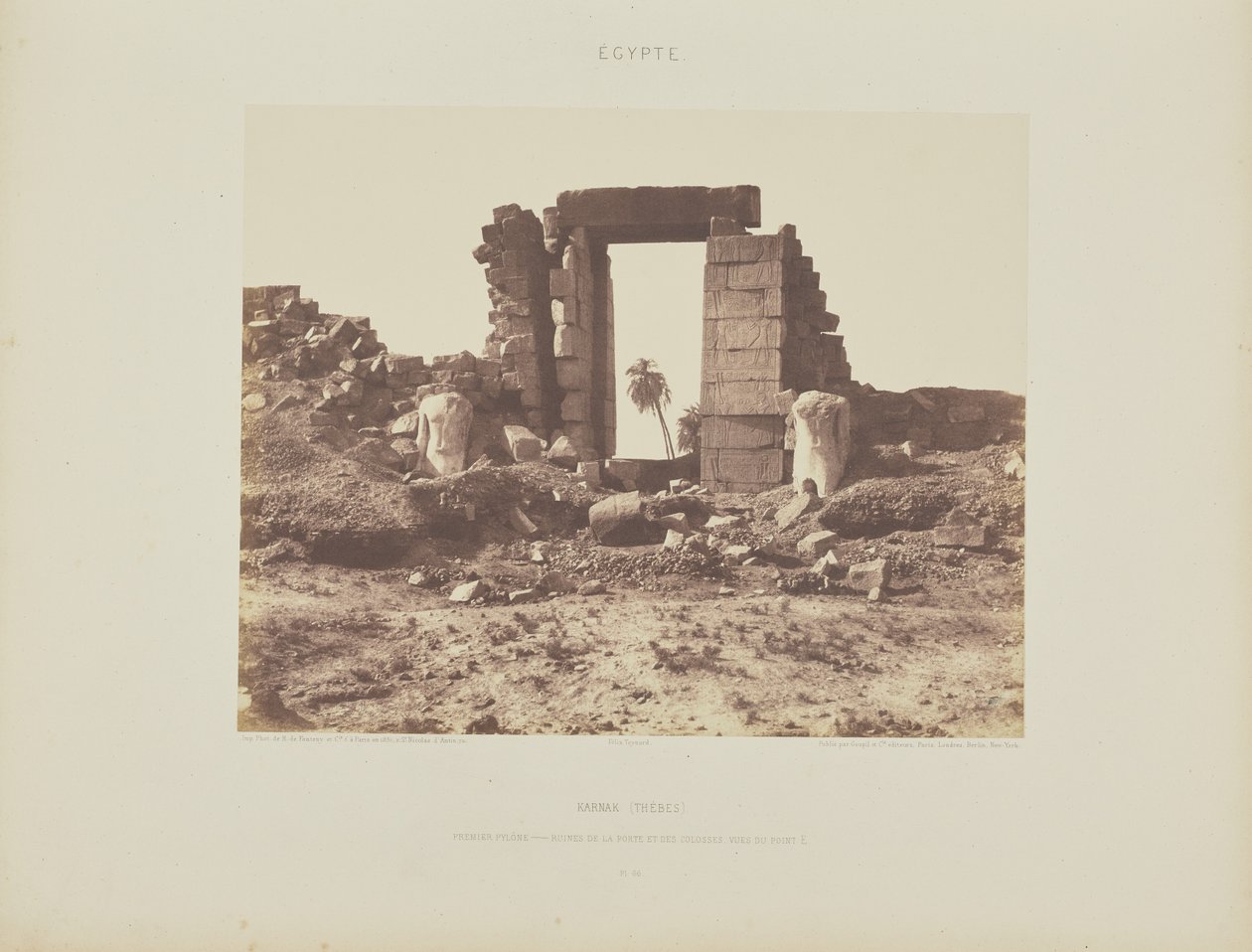 Karnak (Tebe). Primo pilone - Rovine della Porta e dei Colossi, viste dal punto E da Félix Teynard