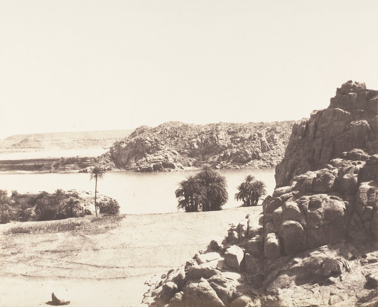 Tâfah, Rocce Granitiche sulle Rive del Nilo, 1851-52, stampato 1853-54 da Félix Teynard