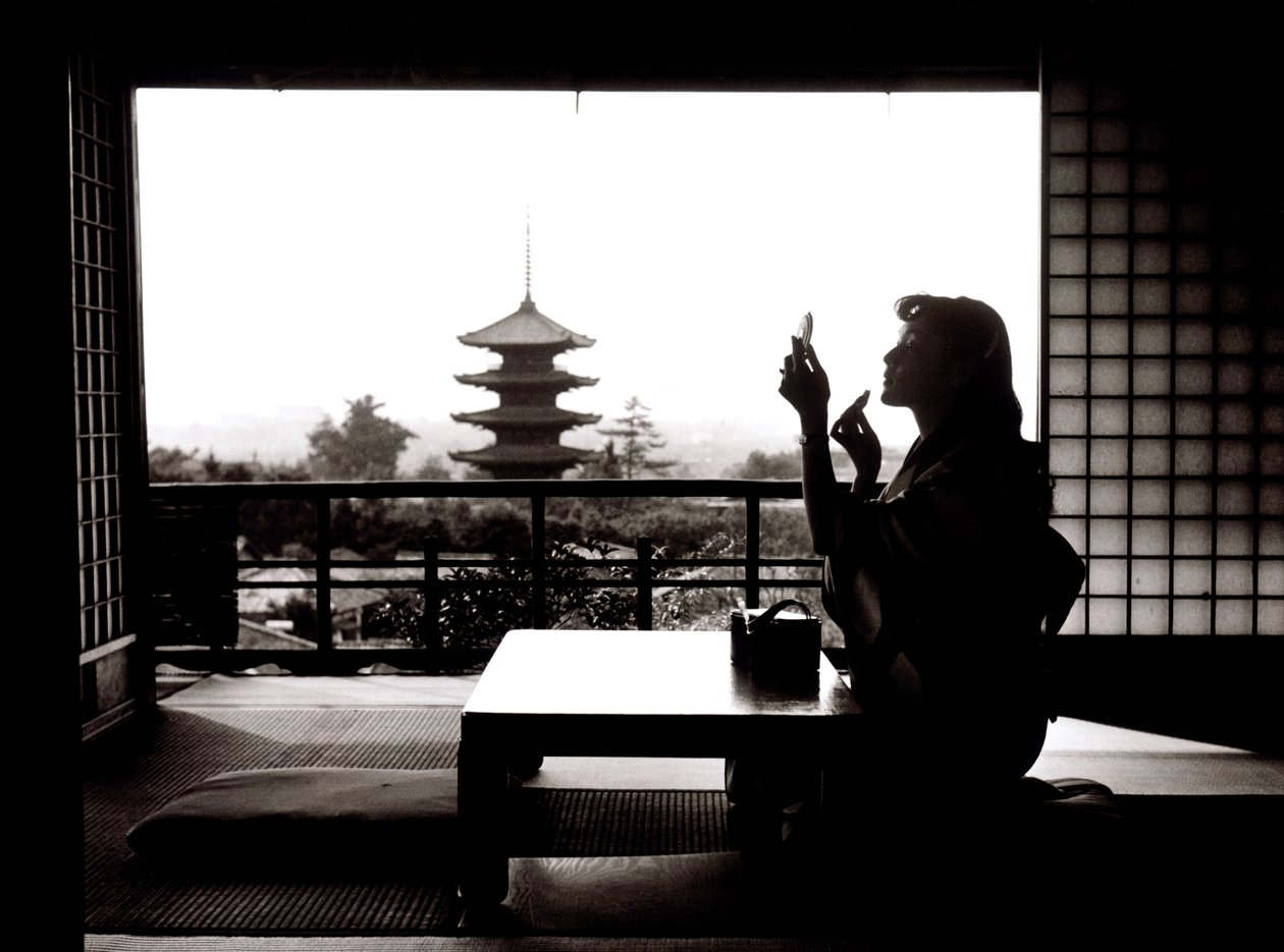 "Kyoto frivola". La pagoda Yasaka vista dal ristorante Kyo-Yamato da Fosco Maraini