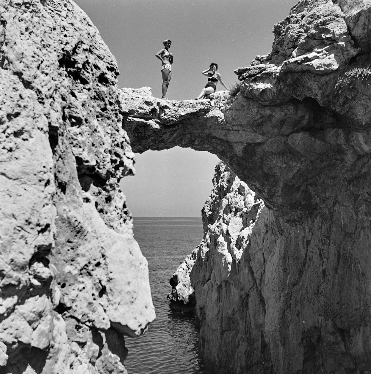 Arco naturale roccioso Aspra da Fosco Maraini