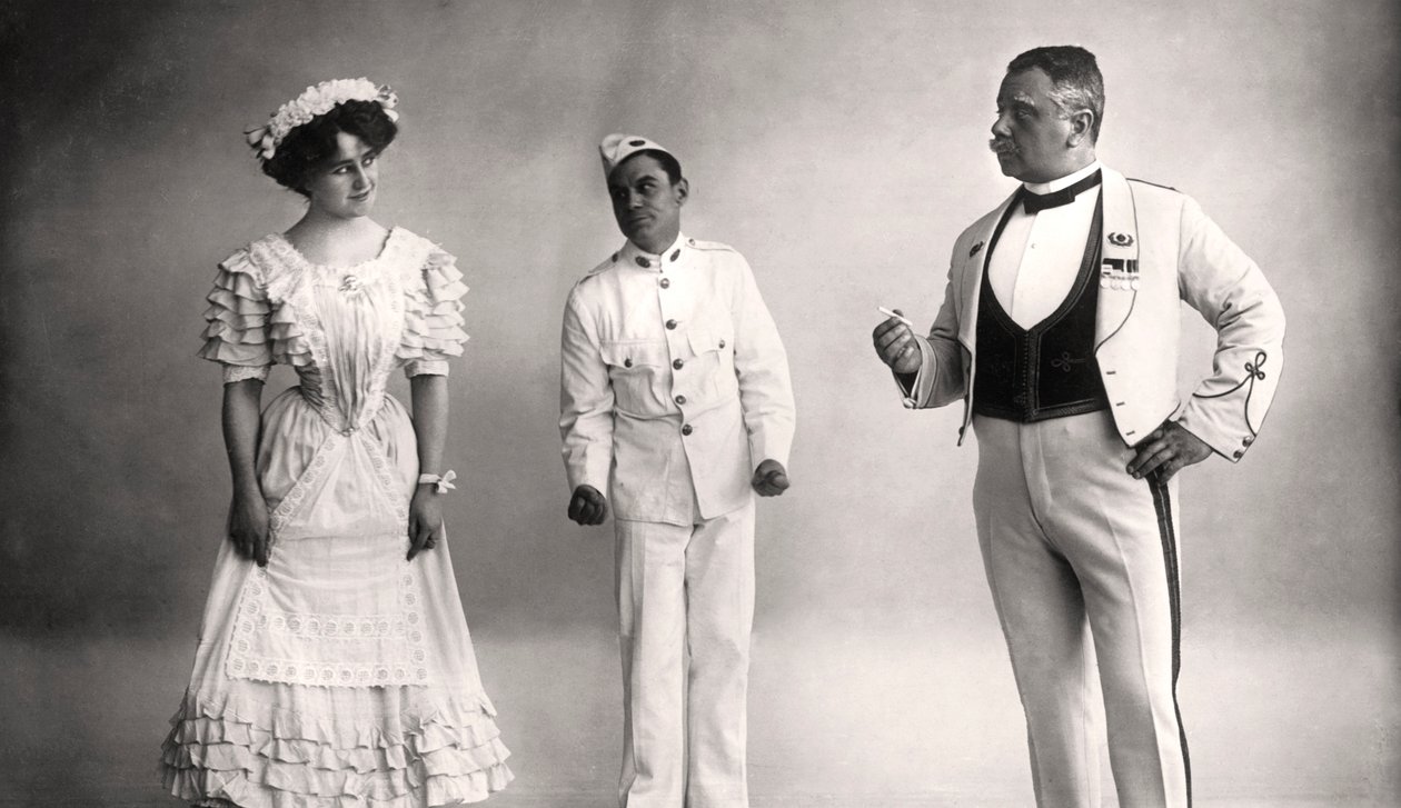 Florence Jameson, Reginald Switz e Alfred Clarke in una scena da The Blue Moon, XX secolo da Foulsham and Banfield