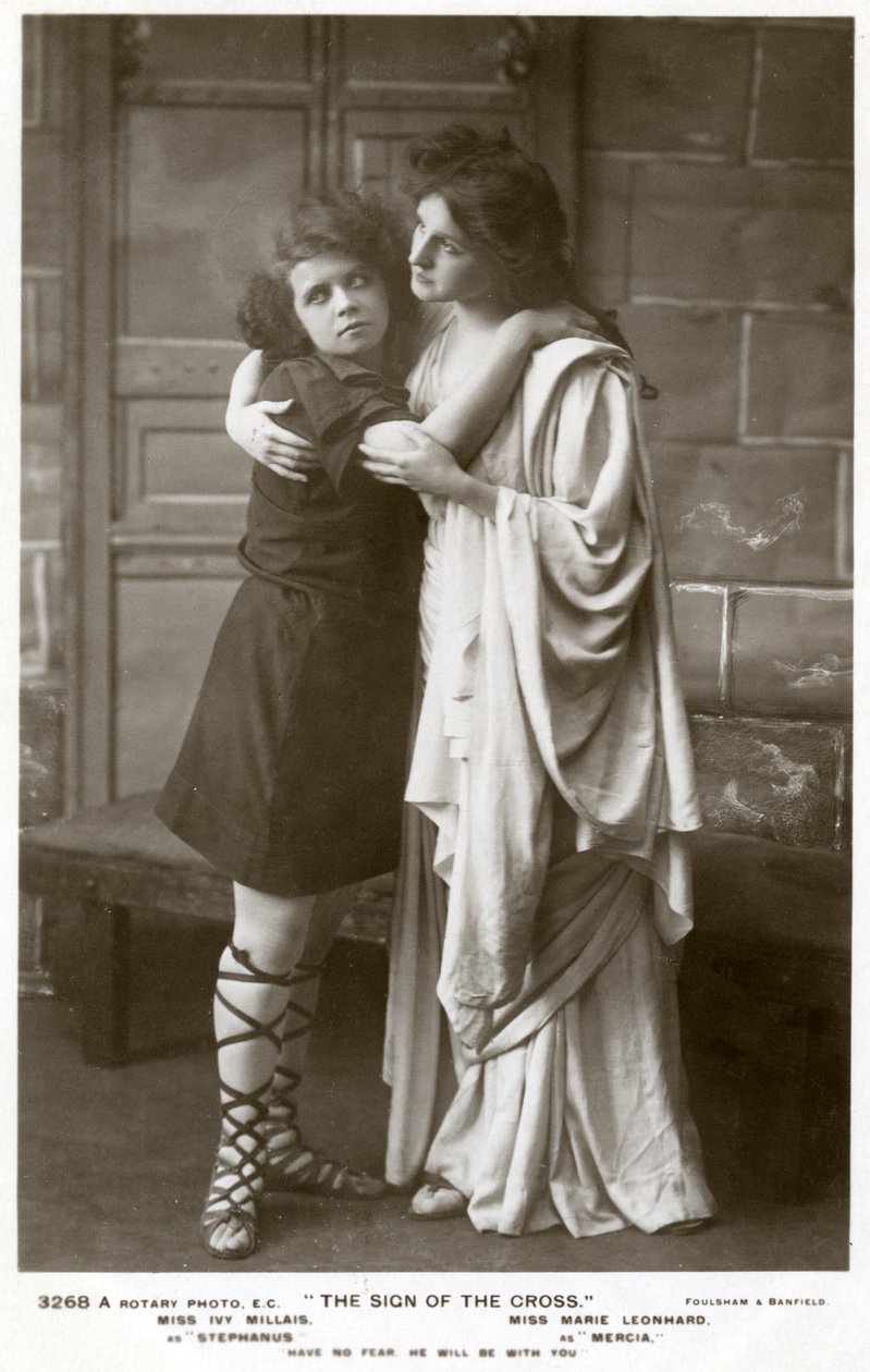 Ivy Millais e Marie Leonhard, attrici, c1900s da Foulsham and Banfield