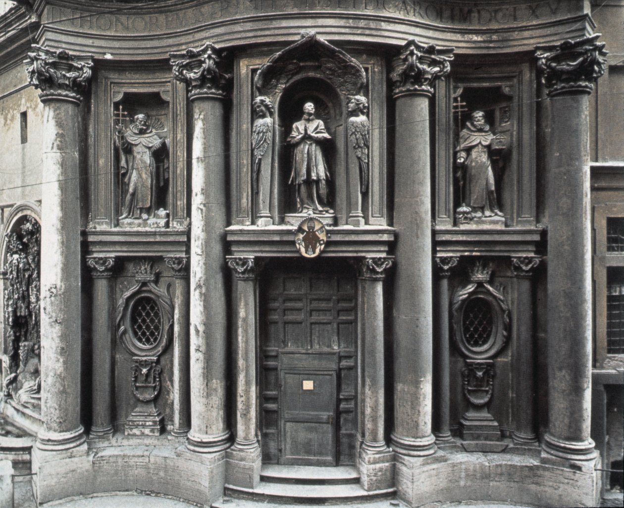 Metà inferiore della facciata, 1637-41 da Francesco Borromini