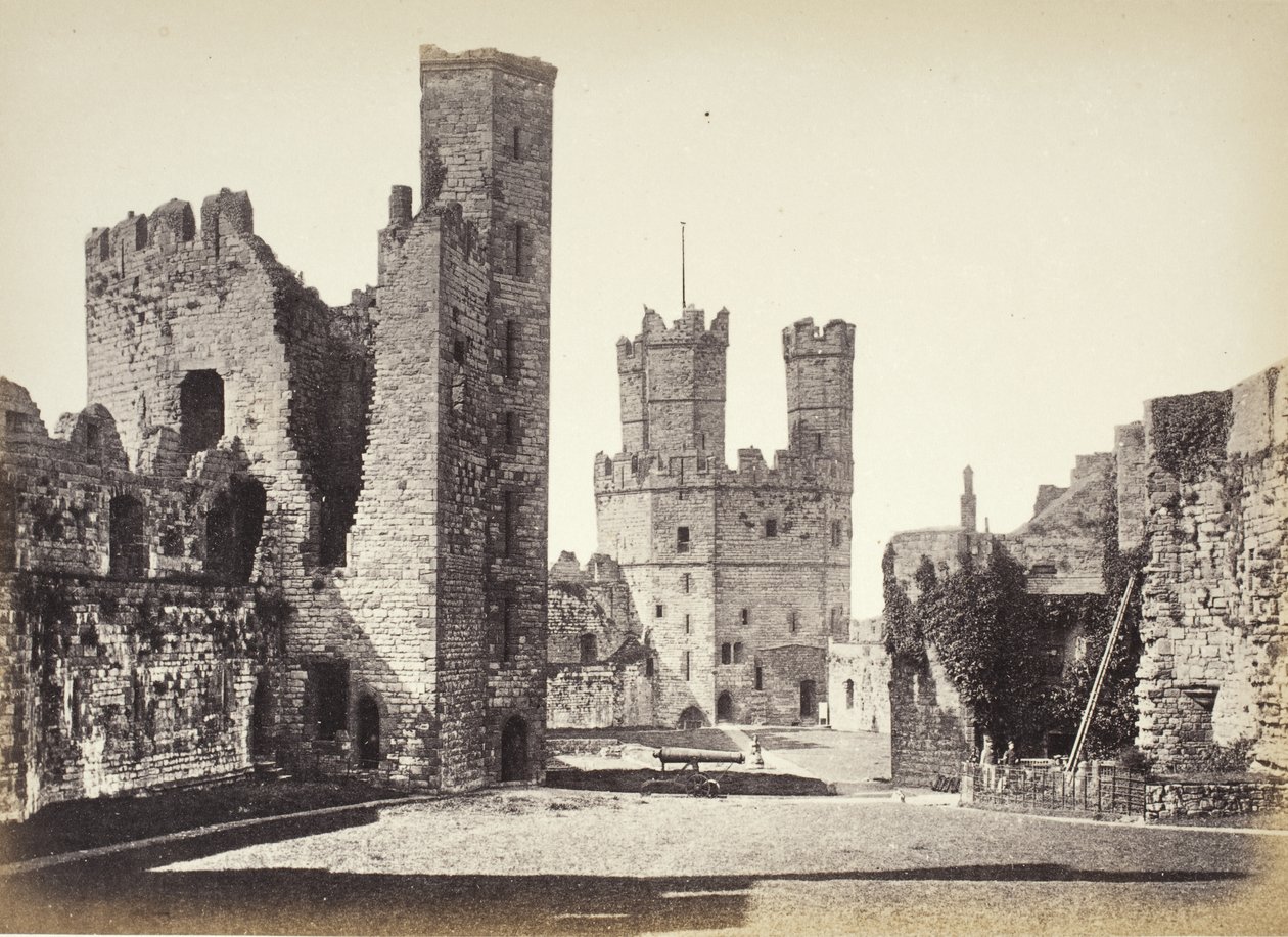 Castello di Carnarvon, interno, vista verso la Torre dell