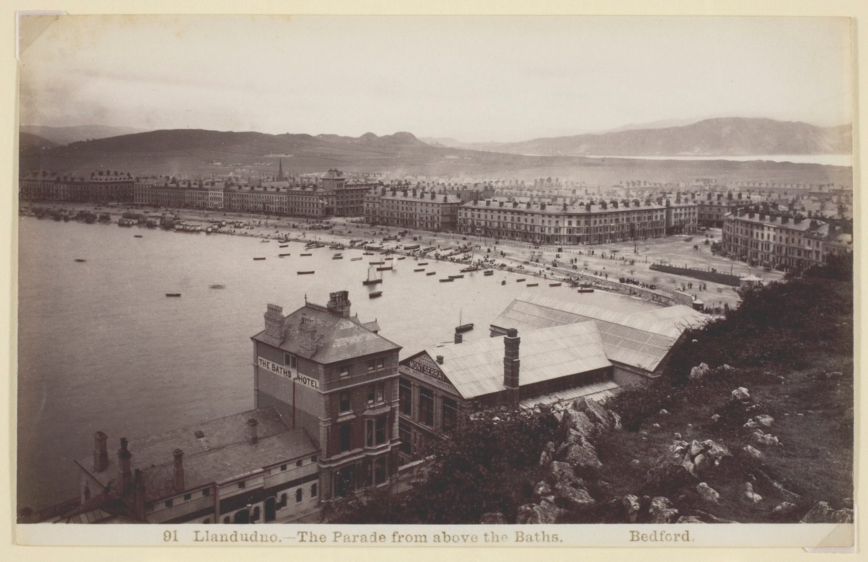 Llandudno - La parata vista sopra i bagni da Francis Bedford