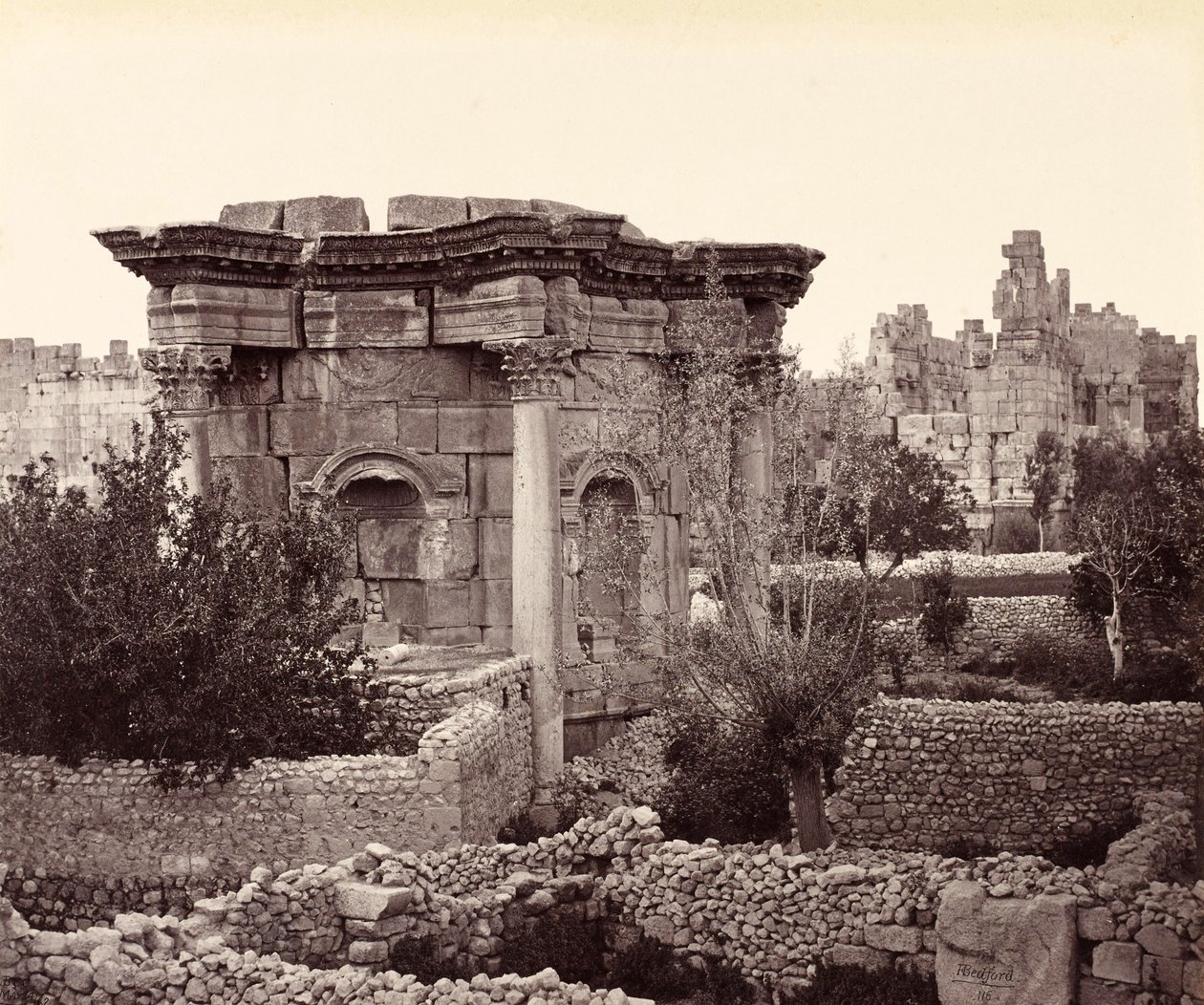 Il Tempio circolare (Tempio di Venere), Baalbek da Francis Bedford