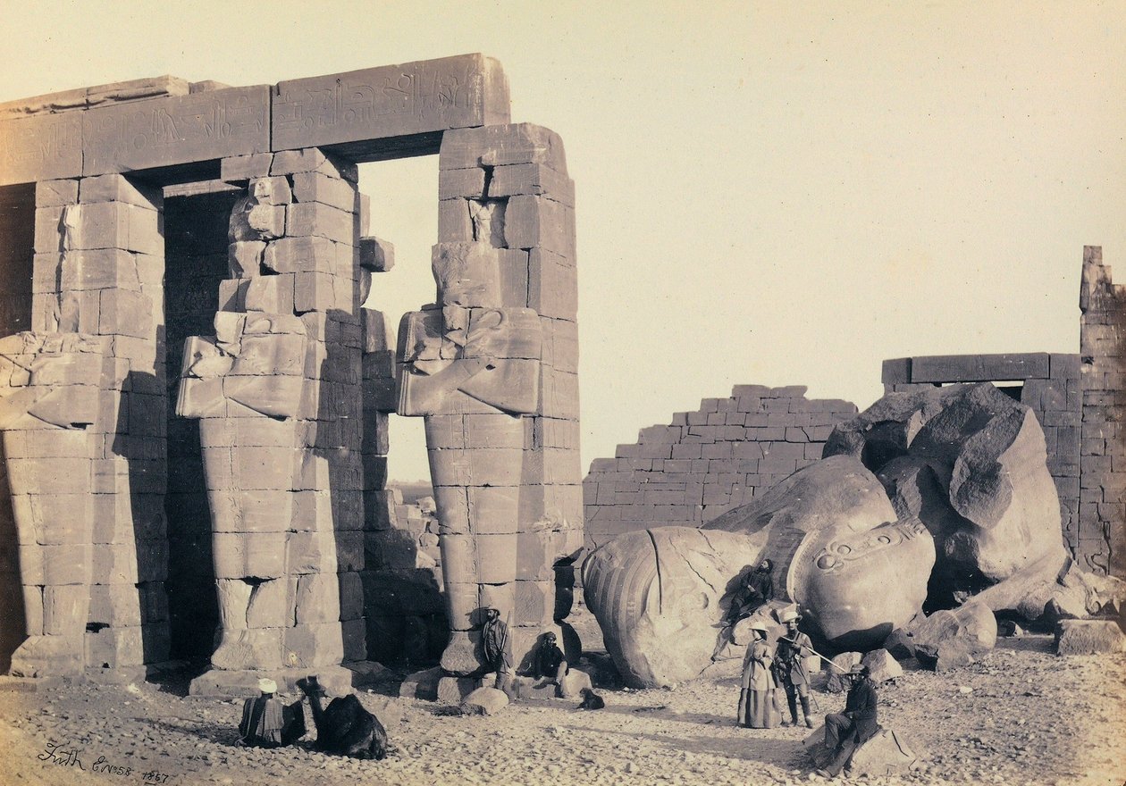 "Egitto e Palestina": dettaglio dei pilastri osiriani del Ramesseum, tempio funerario di Ramses II, Tebe da Francis Frith