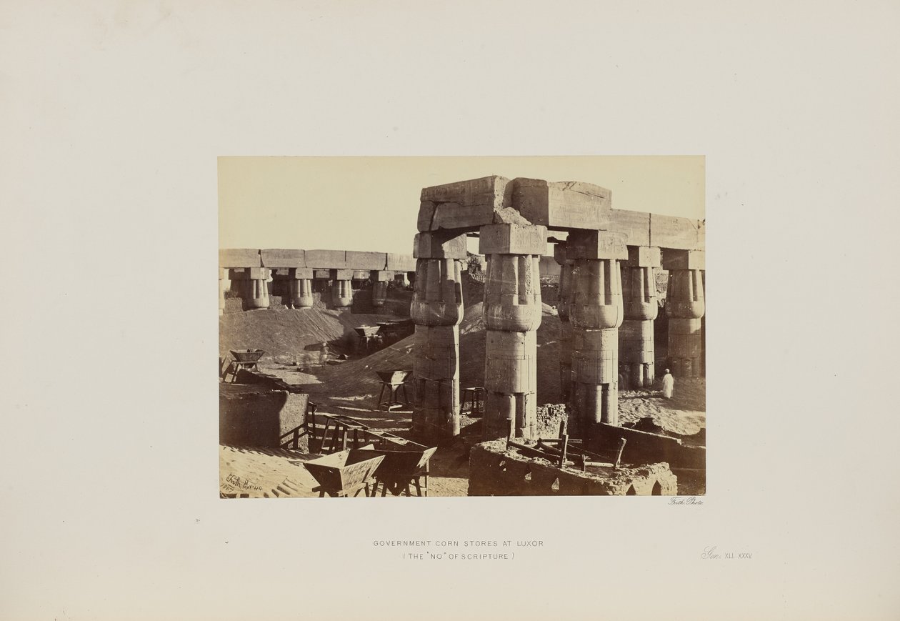 Magazzini statali di grano a Luxor, la «No» delle Scritture da Francis Frith
