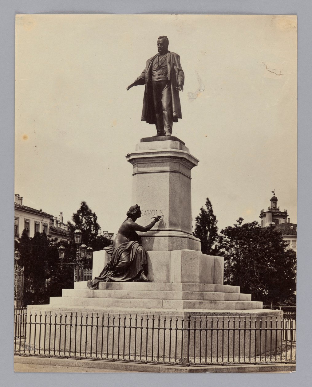 Milano. Antonio Tantardini (1829-1879) e Odoardo Tabacchi (1831-1905), monumento a Camillo Benso, conte di Cavour, politico e imprenditore italiano da Francis Frith