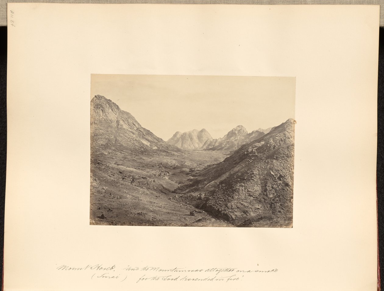 Monte Oreb (Sinai), "e il monte era tutto un fumo, perché il Signore era sceso con il fuoco". da Francis Frith