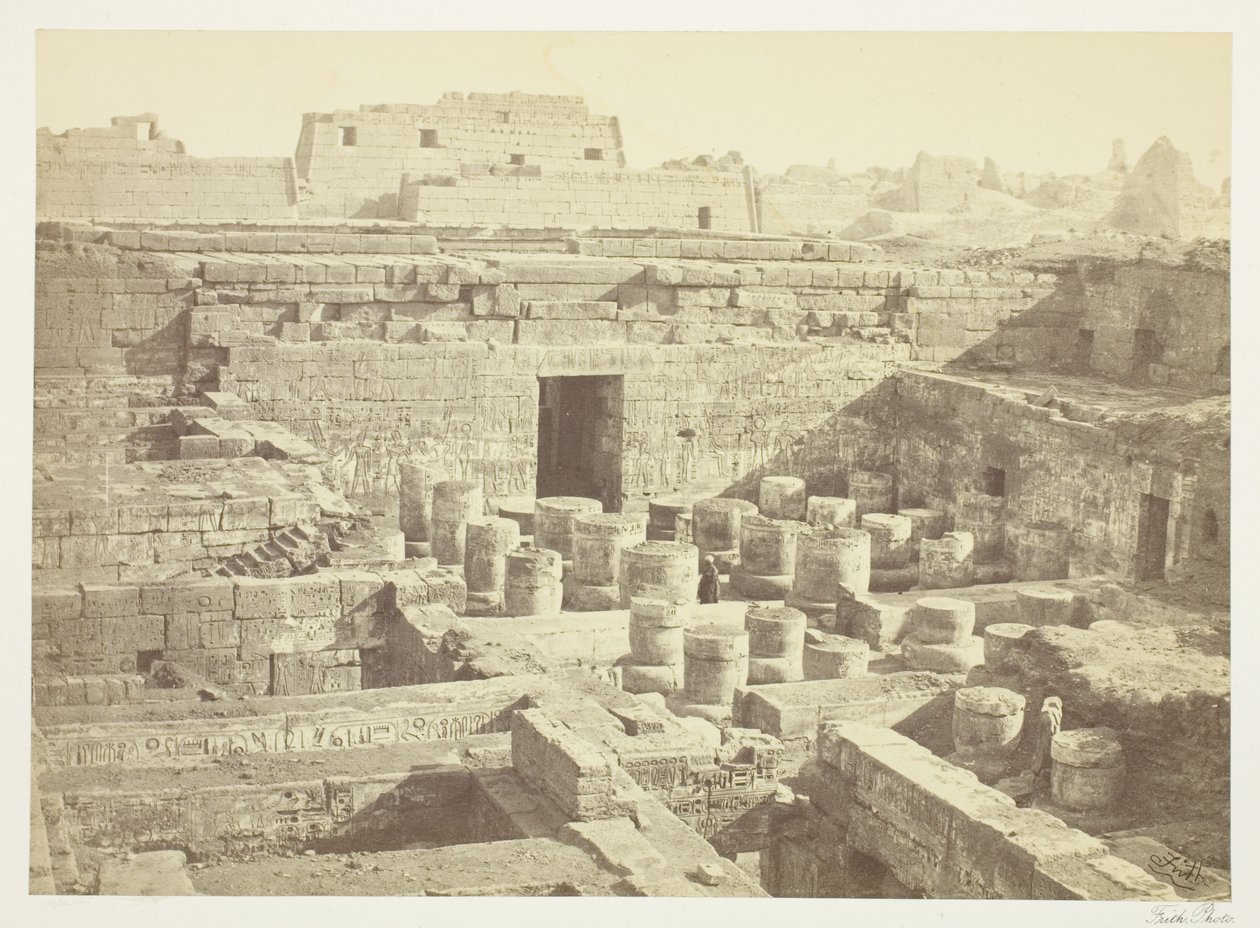 Nuovo scavo a Medinet-Haboo da Francis Frith