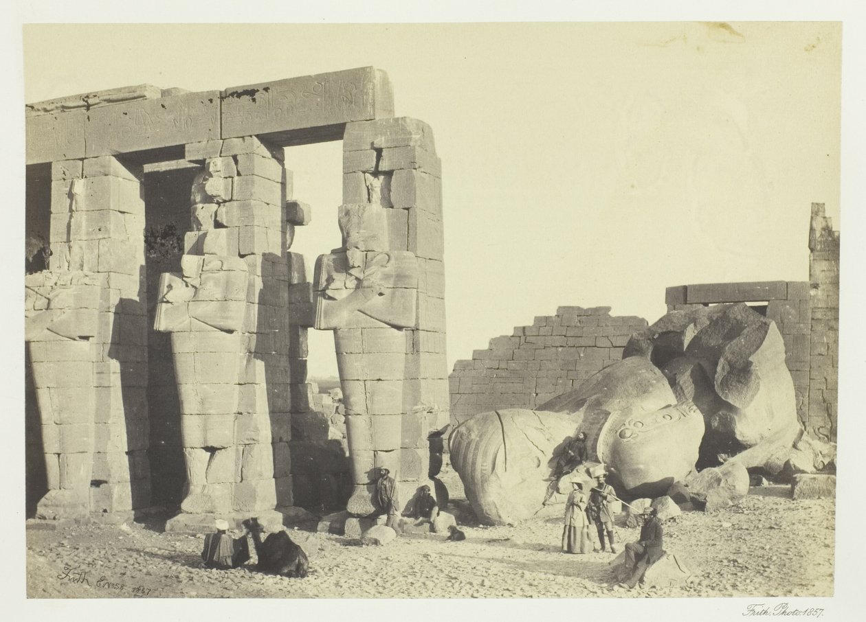 Colonne Osiridee e Grande Colosso Caduto, al Memnonium, Tebe da Francis Frith