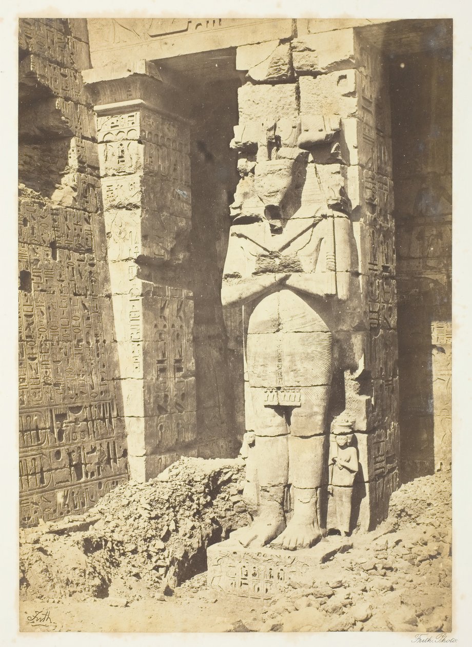 Pilastri di Osiride a Medinet-Haboo, c. 1857 da Francis Frith