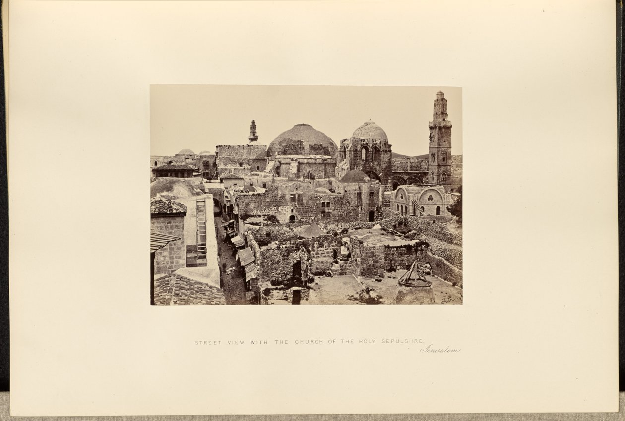Veduta della strada con la Chiesa del Santo Sepolcro, Gerusalemme da Francis Frith