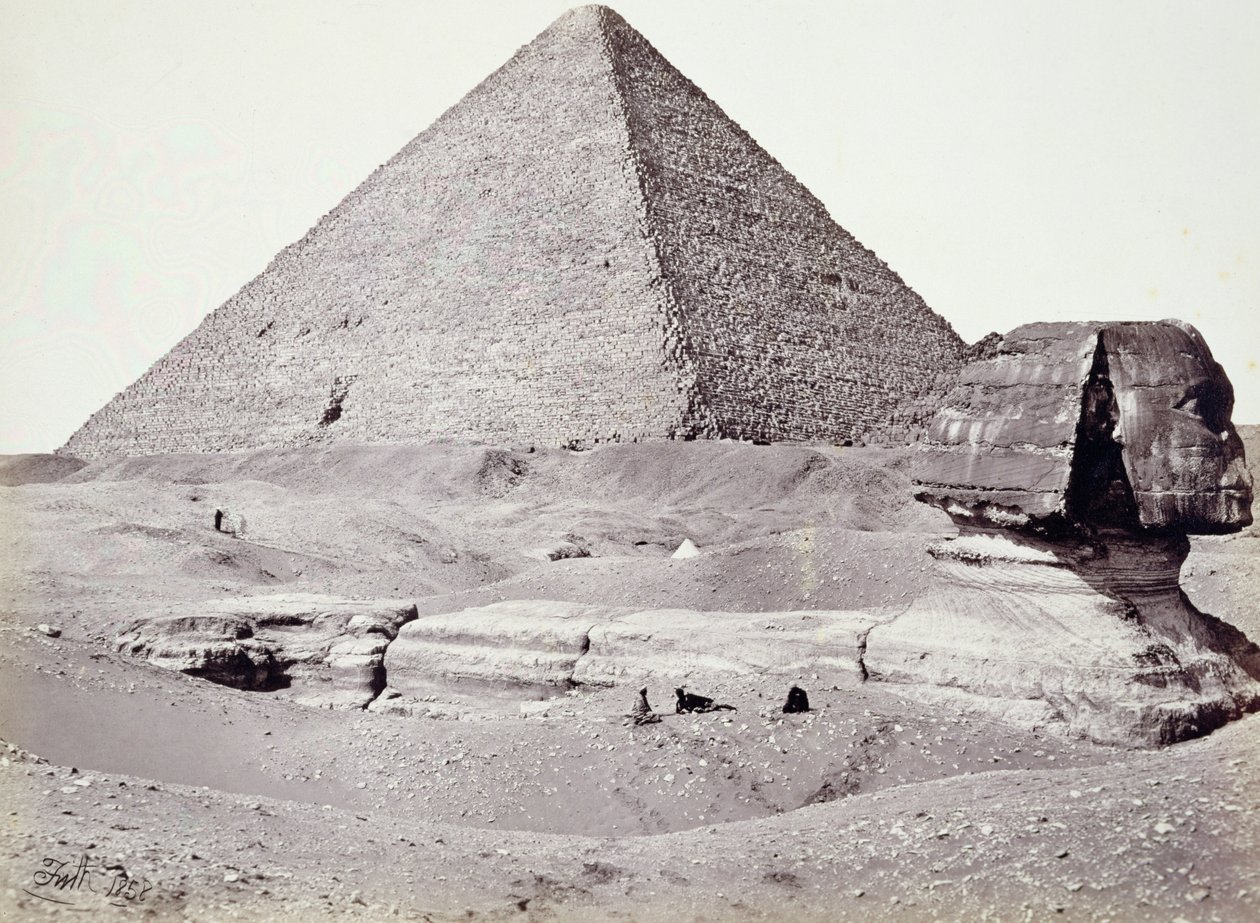 La Grande Piramide, con la Sfinge in primo piano, El-Geezah da Francis Frith