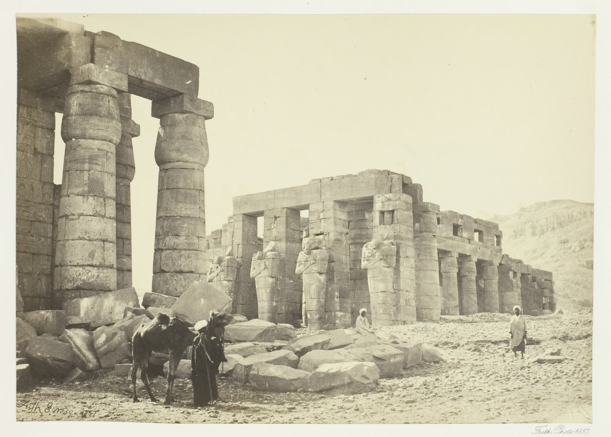 Il Memnonium, Tebe, dalla pianura, 1857 da Francis Frith