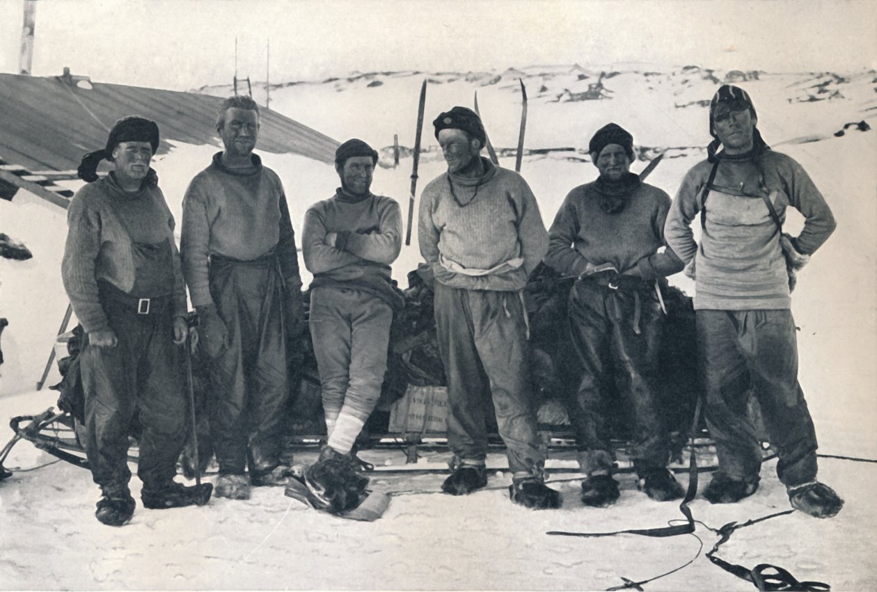Il gruppo del tenente Campbell al loro ritorno a Cape Evans, 7 novembre 1912, 1913 da Frank Debenham