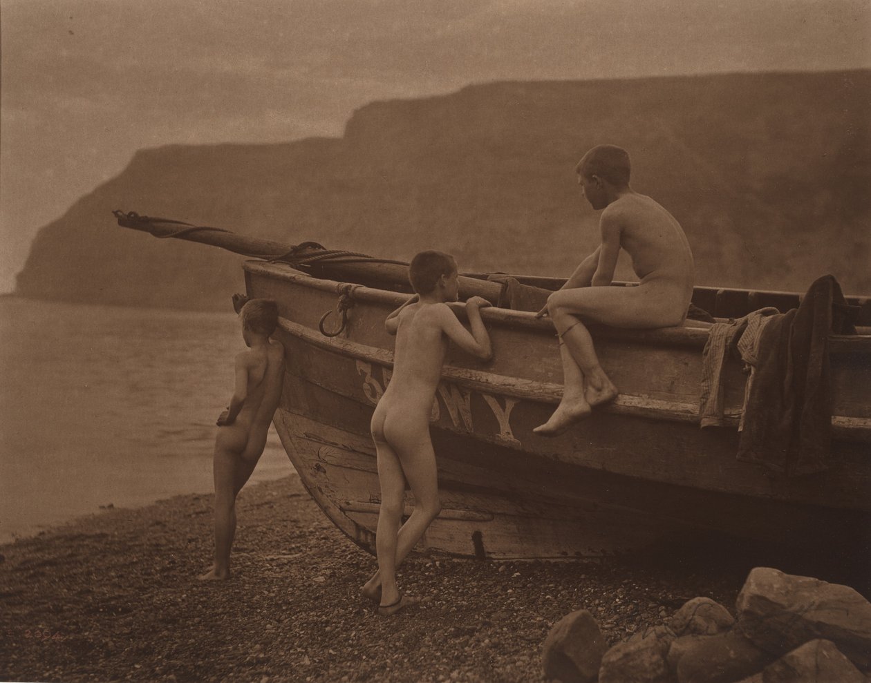 In Puris Naturalibus (In uno stato di natura) da Frank Meadow Sutcliffe