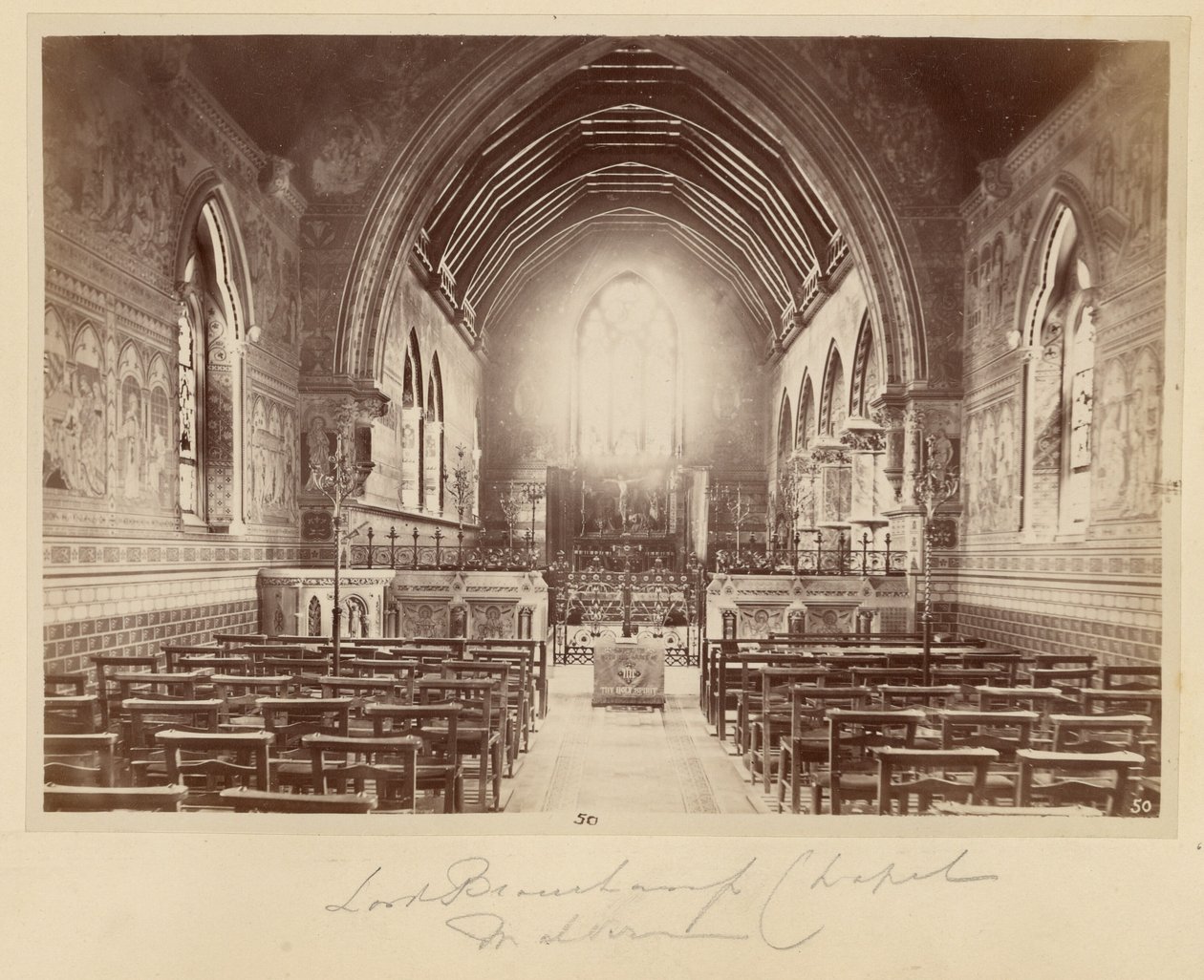 [Interno di una chiesa] da Frank Meadow Sutcliffe