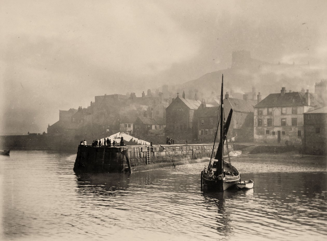 Vista del porto, Whitby, North Yorkshire. 1884 (foto) da Frank Meadow Sutcliffe