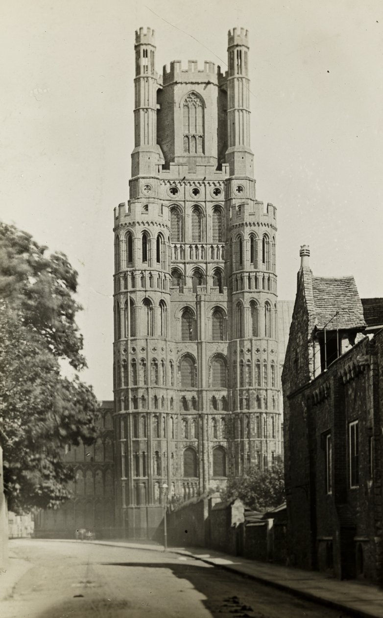 Cattedrale di Ely: La torre ovest dalla galleria da Frederick H. Evans