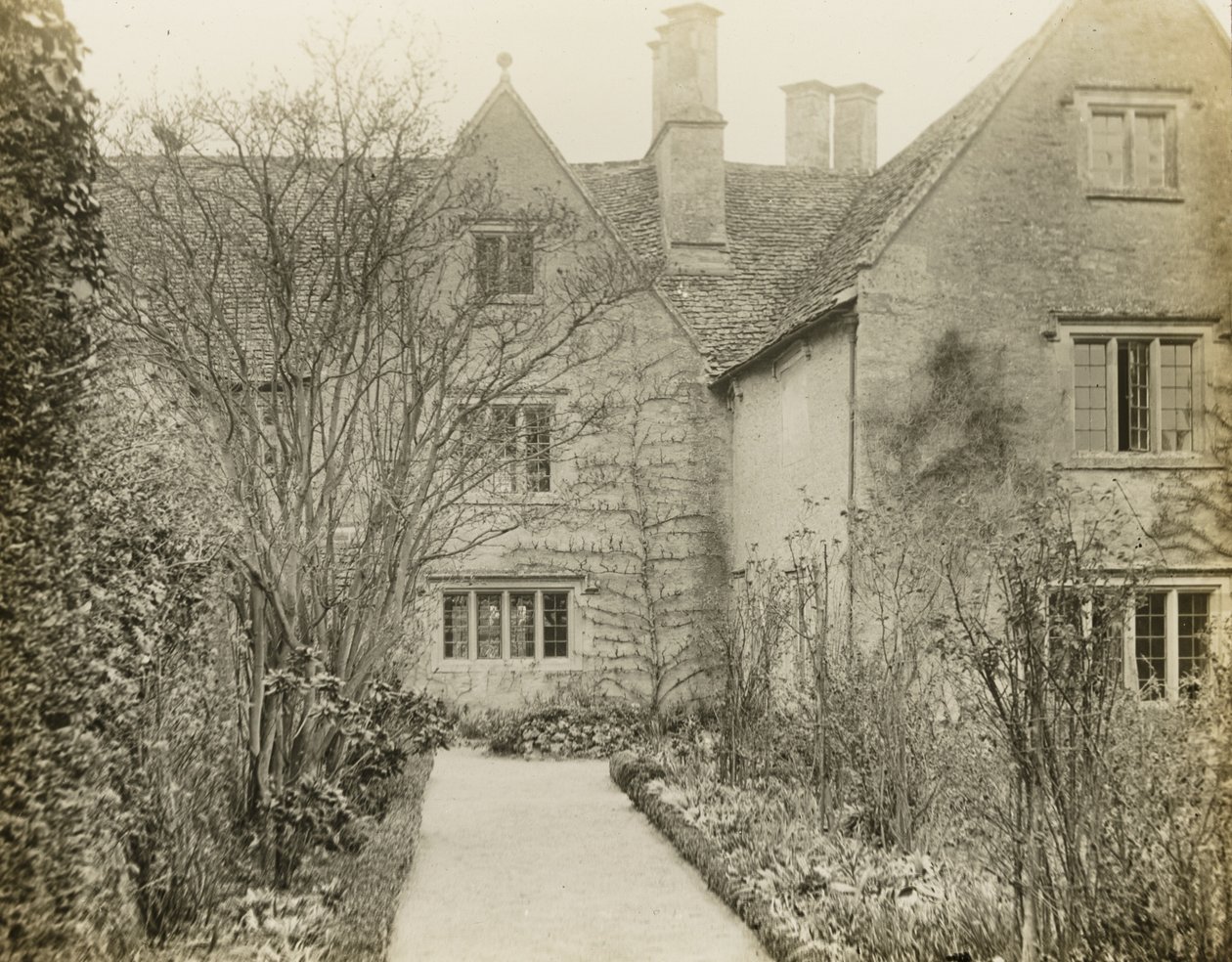 Kelmscott Manor: la facciata del giardino da Frederick H. Evans