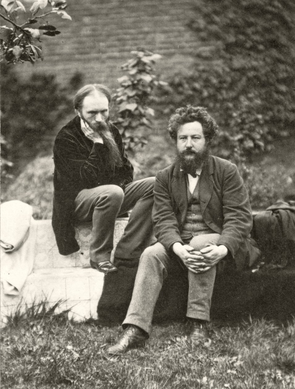 Ritratto fotografico di Sir Edward Burne-Jones (1833-98) e William Morris (1834-96) di Frederick Hollyer (1837-1933) da Frederick Hollyer