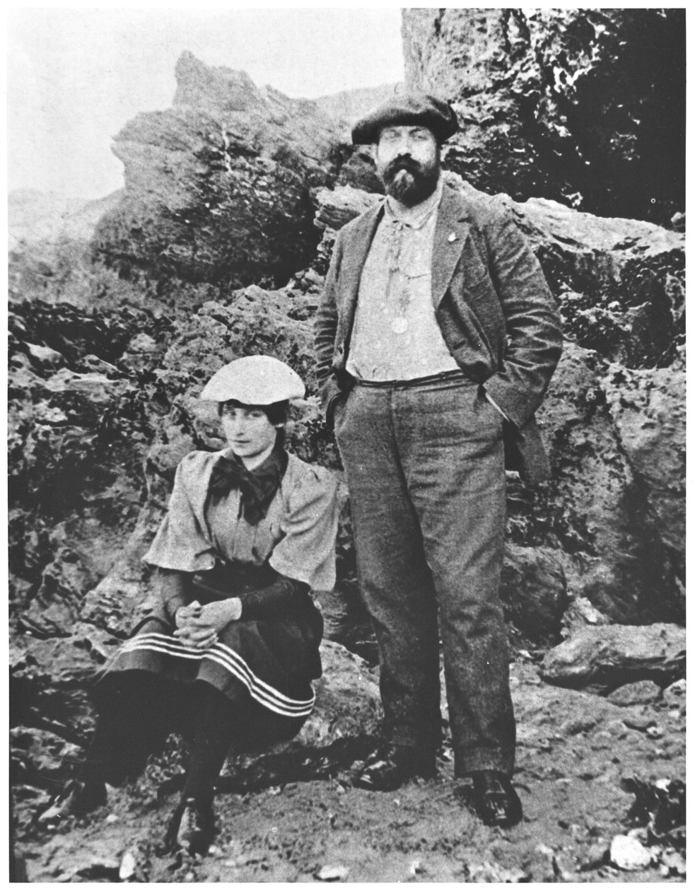 Colette (1873-1954) e Willy (1859-1931) a Belle-Ile, estate 1894 da French Photographer