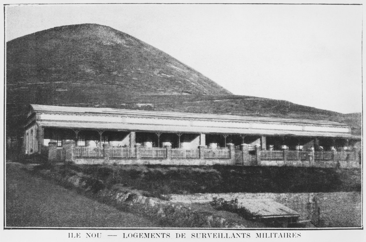 Nuova Caledonia, Isola di Nou, alloggi delle guardie militari, da La Depeche Coloniale, 1903 da French Photographer