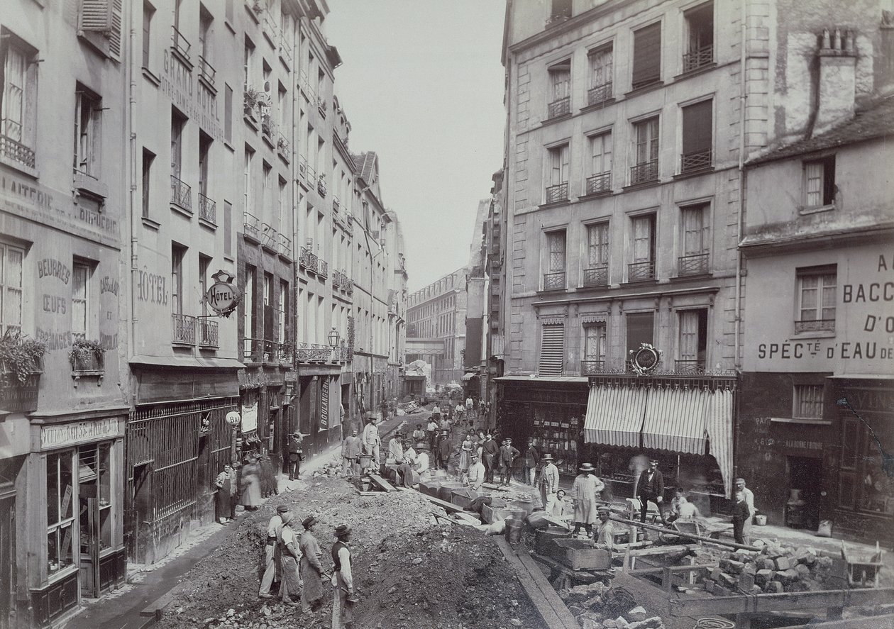 Impianti fognari in Rue de la Bucherie a Parigi, 1889 da French Photographer
